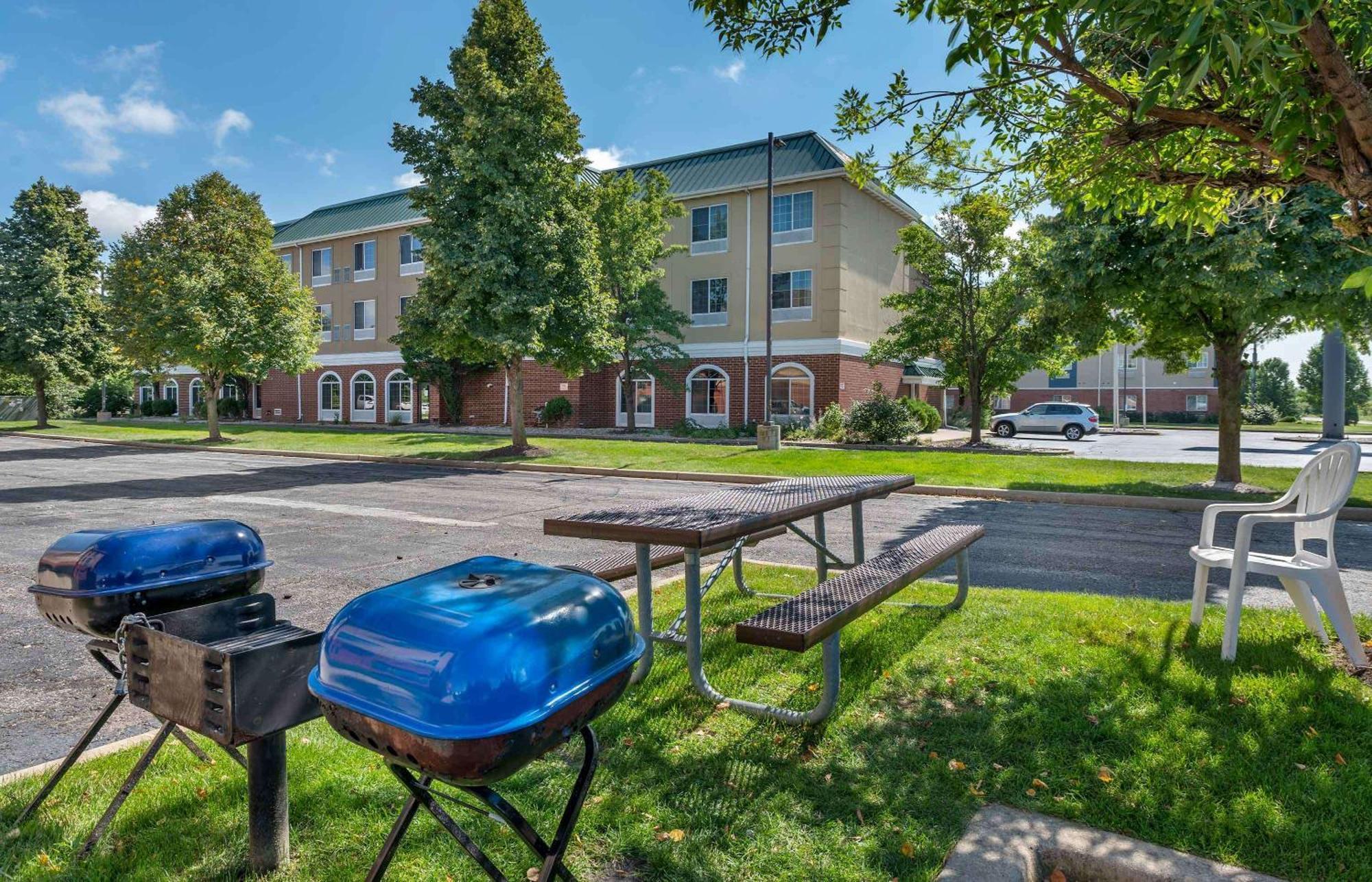 Extended Stay America Suites - Merrillville - Us Rte 30 Bagian luar foto